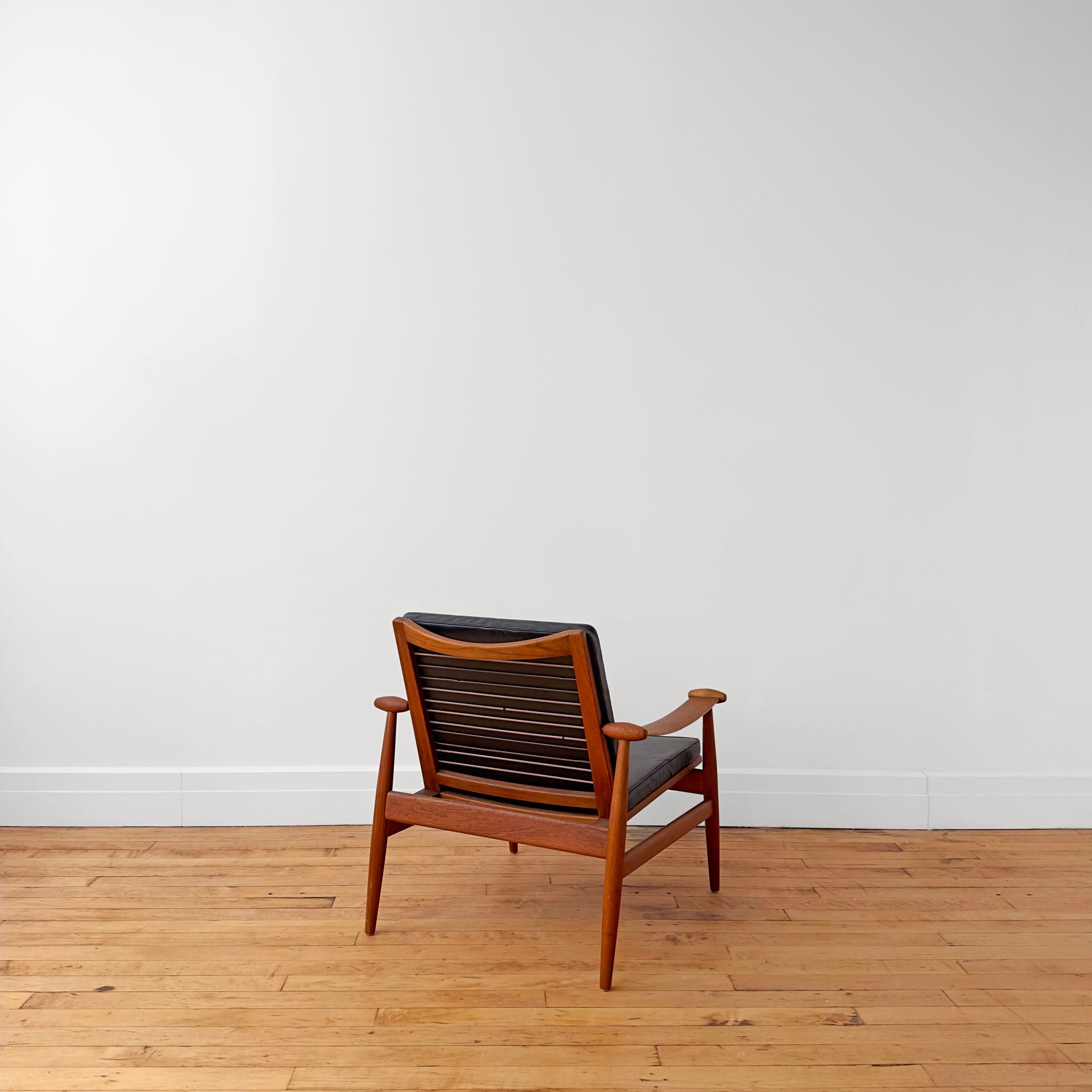 Finn Juhl Easy Chair - Black Leather – JAM Shop
