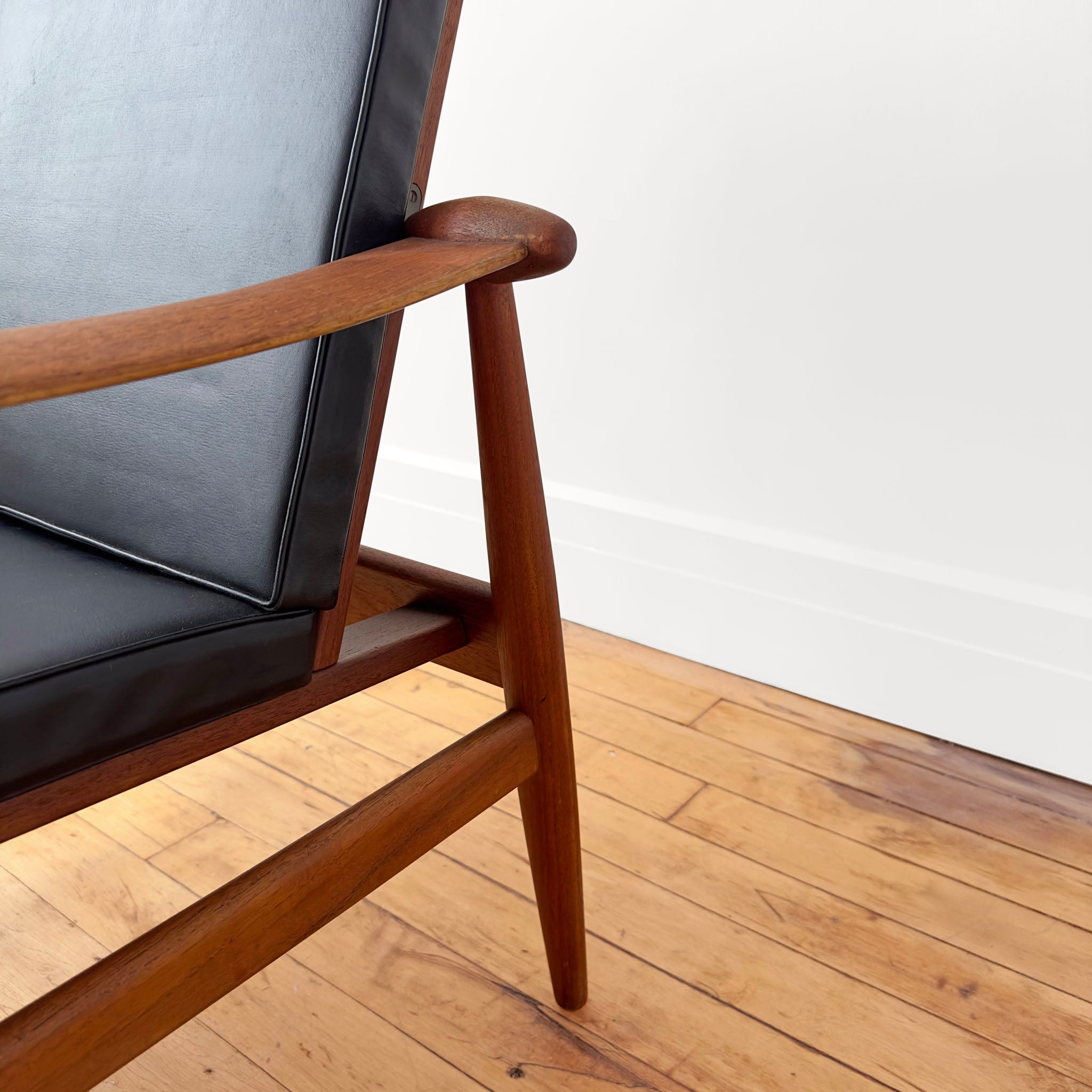 Finn Juhl Easy Chair - Black Leather – JAM Shop